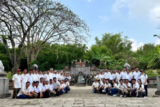 VỀ NGUỒN - HOẠT ĐỘNG THIẾT THỰC GIỮ GÌN VÀ PHÁT HUY TRUYỀN THỐNG VĂN HÓA DÂN TỘC